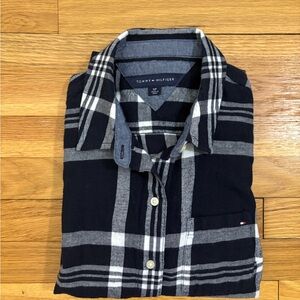 Tommy Hilfiger Women’s Roll-Tab Long-Sleeve Plaid Shirt Size S Blue and White